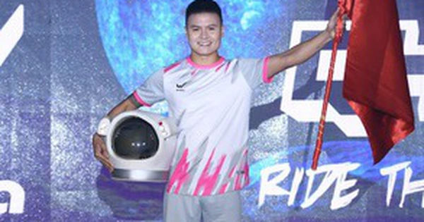 Sáng Tạo Trên Sân Cỏ: Quang Hải và Hoàng Đức Kể Chuyện Thời Trang Thể Thao