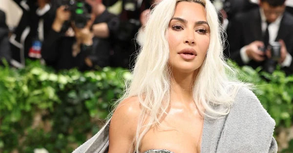 Bí ẩn vòng eo siêu nhỏ của Kim Kardashian