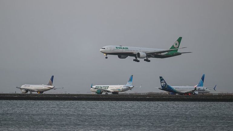 Kudos to EVA Airlines Flight Attendants for Preventing Mid-Air Altercation