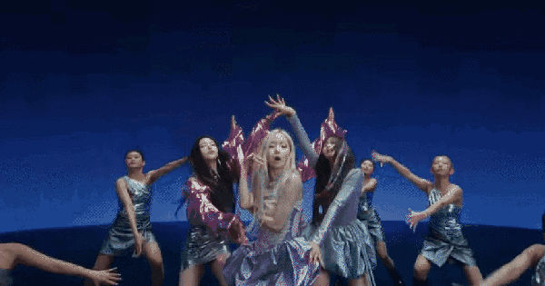 aespa và hành trình hoá siêu nhân: Sự kỳ diệu từ thế giới ảo