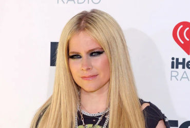 Avril Lavigne Responds to Melissa Body Double Conspiracy Theory: Dismissing the Absurd Claims
