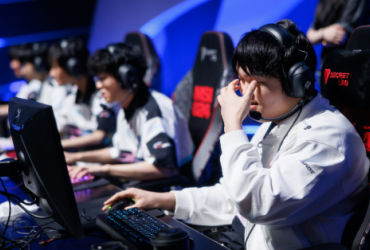 Bí ẩn đằng sau chuỗi thất bại của BLG: Mối quan hệ đặc biệt và sự 'tiên tri' kỳ lạ