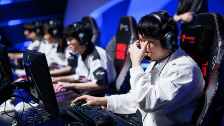 Bí ẩn đằng sau chuỗi thất bại của BLG: Mối quan hệ đặc biệt và sự 'tiên tri' kỳ lạ