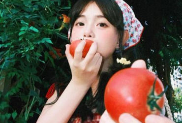 Thực Phẩm Màu Đỏ Tăng Cường Sức Khỏe Tim Mạch và Miễn Dịch trong Mùa Hè