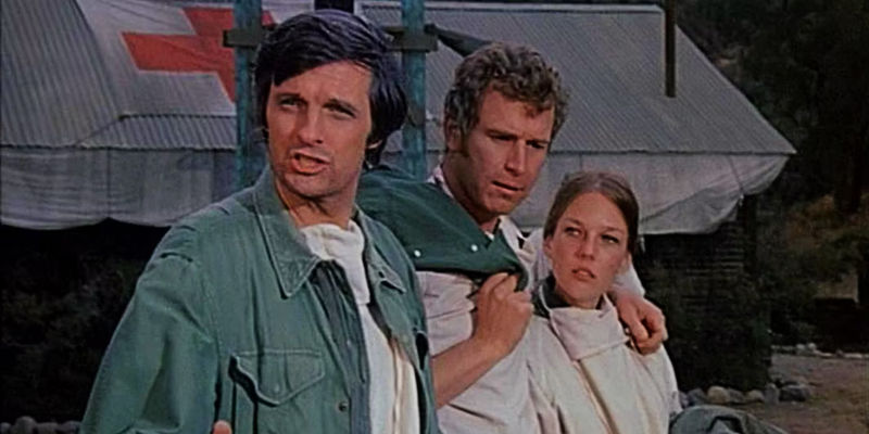 Alan Alda's Hawkeye and Wayne Rogers' Trapper in MASH season 1