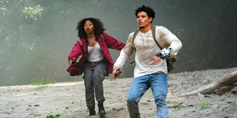 Noah and Elena running in Transformers Rise of the Beasts