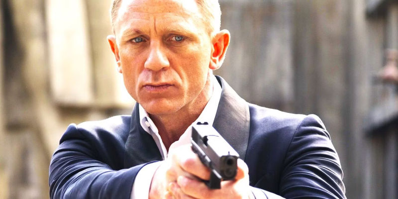 Daniel Craig As James Bond Aiming A Gun
