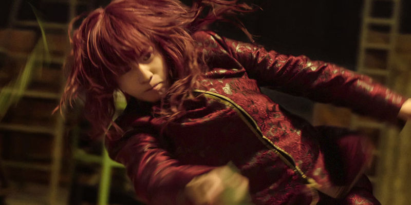 Kurama fighting in Yu Yu Hakusho episode 4