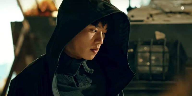 Ui-myeong wearing a hood in Sweet Home season 1