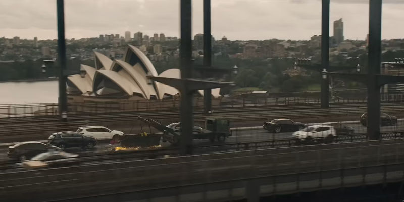 A car chase on Sydney Harbor Bridge in The Fall Guy