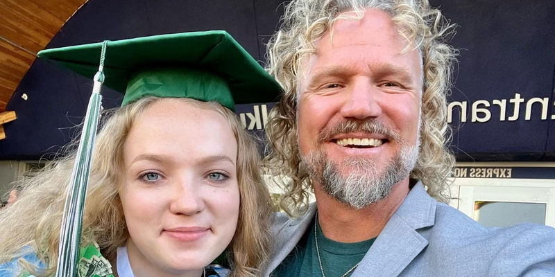 Savanah and Kody Brown from Sister Wives posing for a selfie