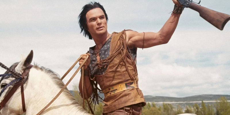 Burt Reynolds as Navajo Joe in Navajo Joe