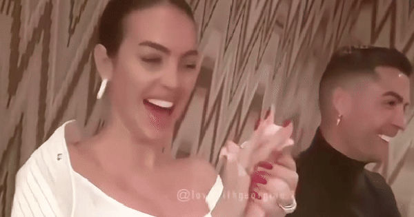 Ronaldo bị ngạc nhiên bởi màn ma thuật kẹo bông của bạn gái khi ăn tối tại nhà hàng sang trọng