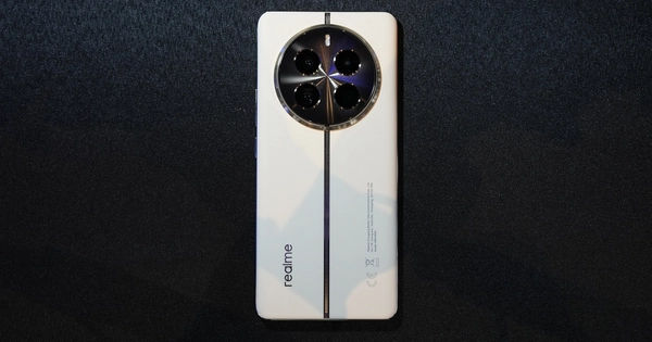 Realme 12 Pro+ - Camera Tiềm Vọng và Khả Năng Chụp Chân Dung