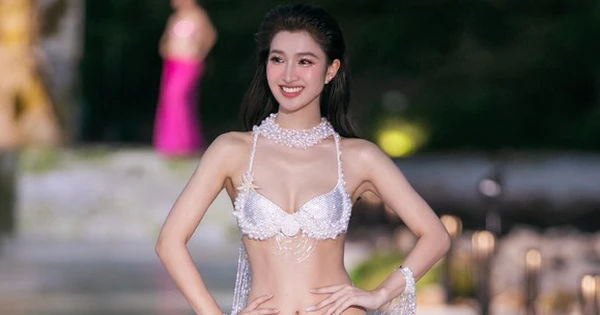 Bảo Ngọc và Phương Nhi cùng 40 người đẹp nóng bỏng trong bộ áo tắm tại Hoa hậu Thế giới Việt Nam