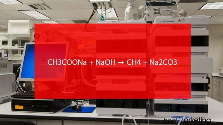 CH3COONa + NaOH → CH4 + Na2CO3