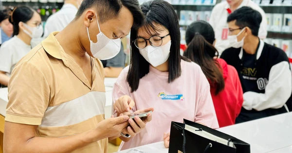 Cuộc chiến bán lẻ công nghệ: TGDĐ và Di động Việt tranh nhau thực hiện xu hướng HOT nhất!