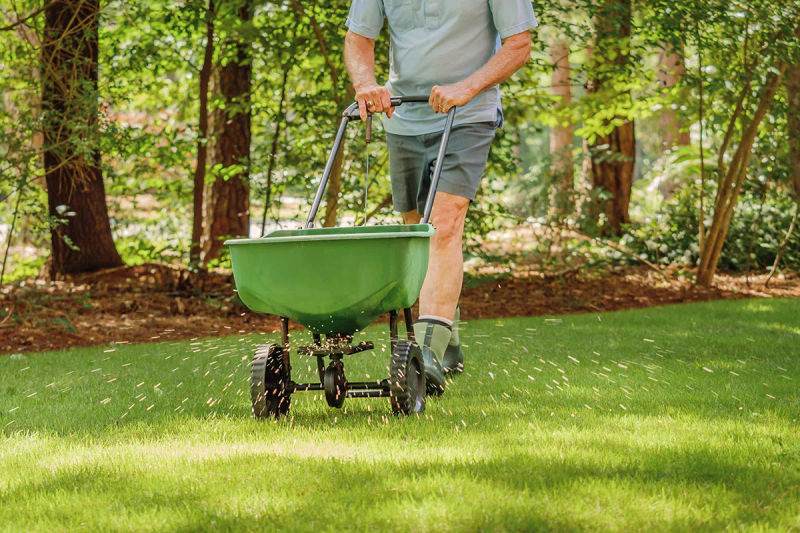 The Ultimate Guide to Perfectly Timed Lawn Fertilization