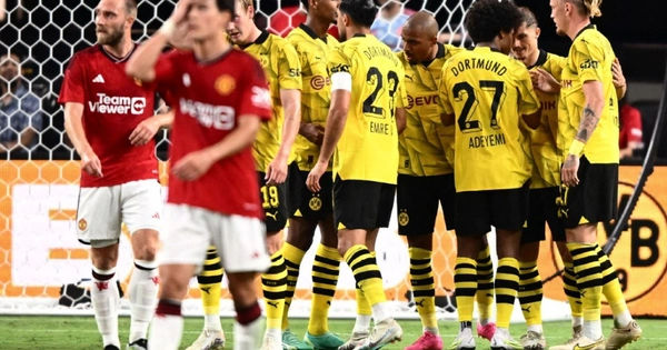 MU thua Dortmund trong trận đấu kịch tính chưa từng có