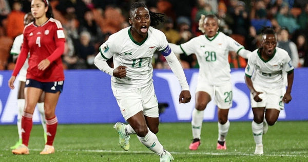 Niềm hạnh phúc chưa từng có: Đội bóng lần đầu dự World Cup rời giải bằng trận thắng đầy cảm xúc