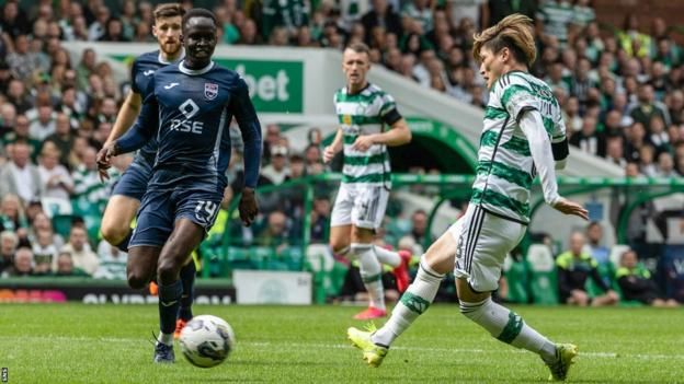 Turnbull Shines with Stunning Brace as Celtic Triumph over Ross County in Season Opener