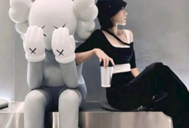 Chìa khóa thành công của Kaws - Bí ẩn đằng sau sức hút cuốn hút tín đồ thời trang