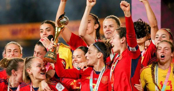 Tuyển nữ Tây Ban Nha vẫn từ chối thi đấu sau khi chủ tịch liên đoàn bóng đá từ chức - Xem ngay!