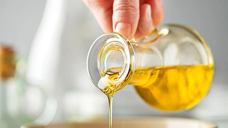 Đánh bật tổn thương tim mạch với 5 loại dầu ăn dễ tìm ở Việt Nam