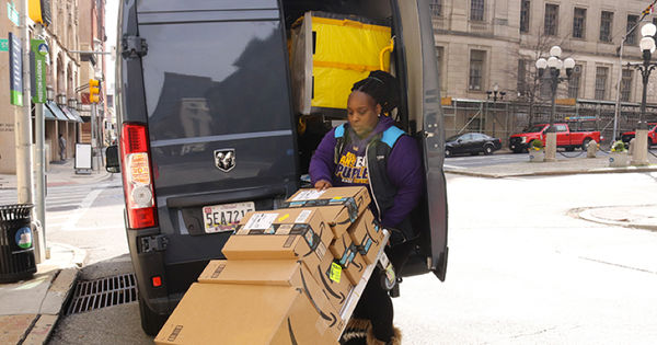 Bí quyết mua hàng gắn sao 5 trên Amazon không tốn kém