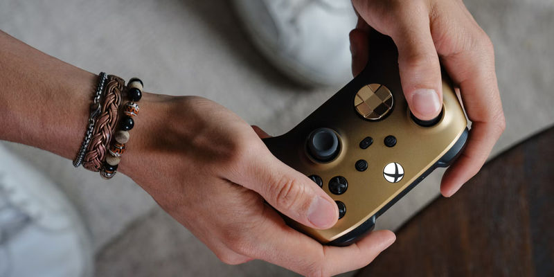 Unleashing the Alluring Gold Shadow: Xbox's Stunning Special Edition Controller