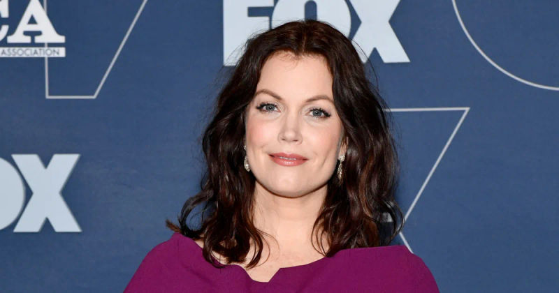 The Profound Impact of Losing Her Father Early: Bellamy Young Reflects on a Formative Journey