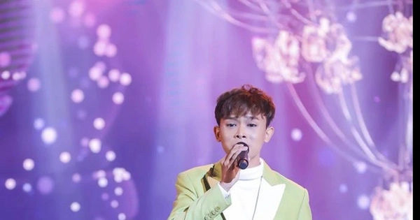 Tiểu hành động cảm động của Hồ Văn Cường khiến Phi Nhung xúc động không thể kìm nén