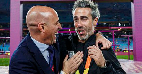 Bí mật đằng sau cuộc tình tan vỡ, HLV tuyển nữ Tây Ban Nha hé lộ bến đỗ mới hấp dẫn