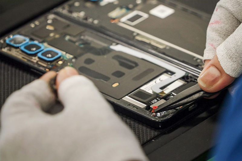 Samsung Revolutionizes Smartphone Repairs with Same-Day Service at Batteries Plus