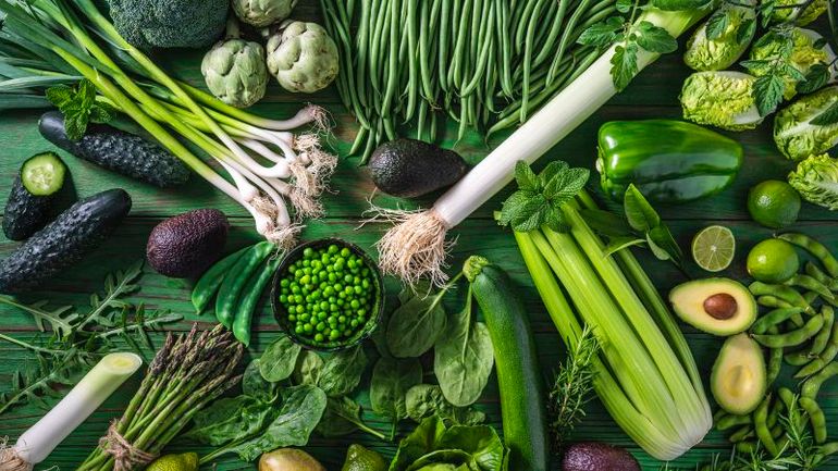 Boosting Brain Function and Enhancing Mood with Food