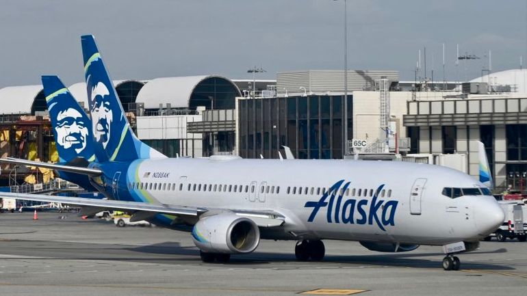 Lawsuit Filed Against Alaska Airlines Claiming Attempted Engine Shutdown by Off-Duty Pilot