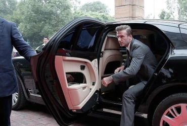 Dàn siêu xe hầm hố và biệt thự đồng triệu của Beckham