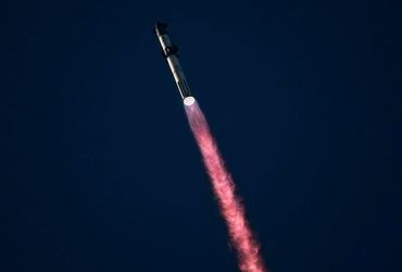 The Unprecedented Journey of the Mightiest Rocket: Pushing Boundaries and vanishing into the Unknown