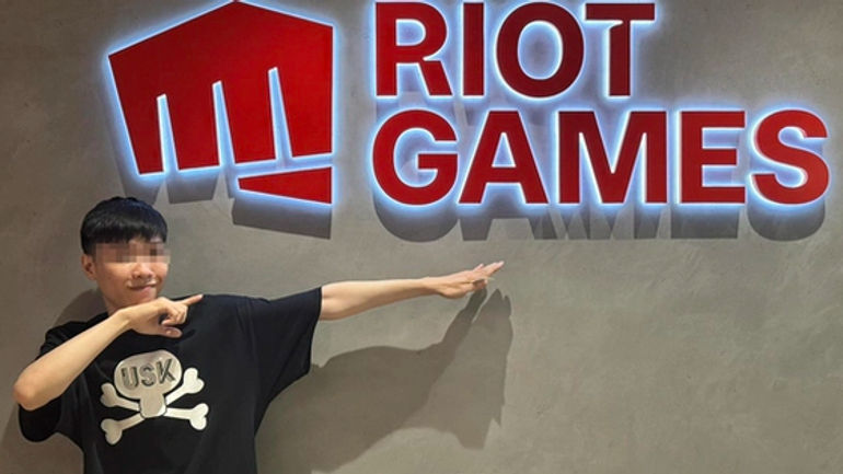 Streamer nổi tiếng ĐTCL gây xôn xao với buổi livestream liên tục 24 giờ