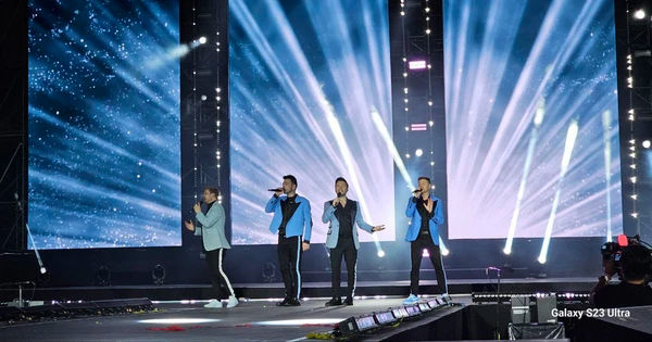 Hoài niệm tuổi thanh xuân: Khi cuối cùng nhìn thấy 4 thần tượng sau 12 năm