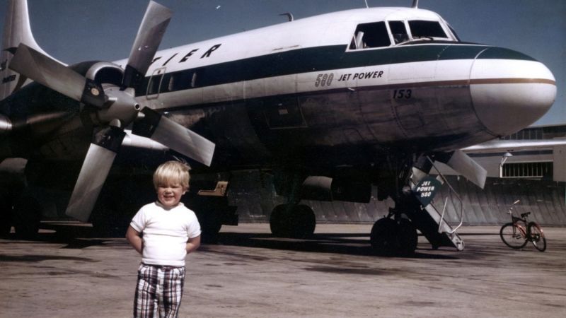 From Generation to Generation: Recreating a Memorable Pose with an Airplane, 40 Years Apart