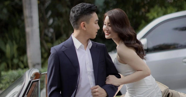 Thần đồng bóng đá Việt Nam bất ngờ đính hôn