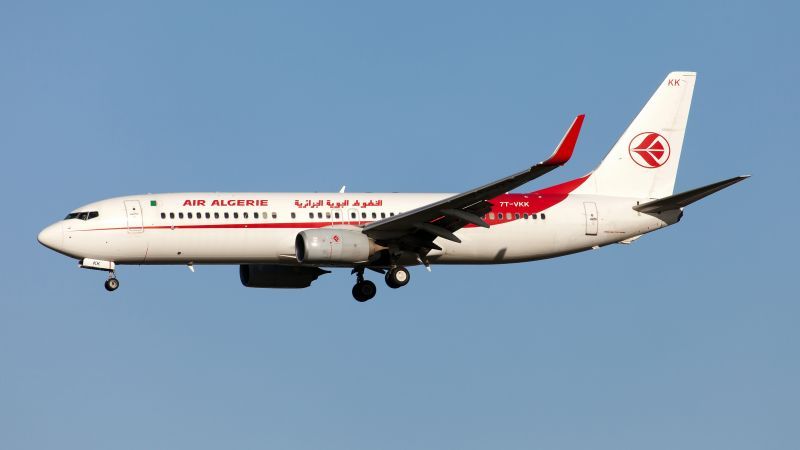 Airplane stowaway in serious condition in Paris