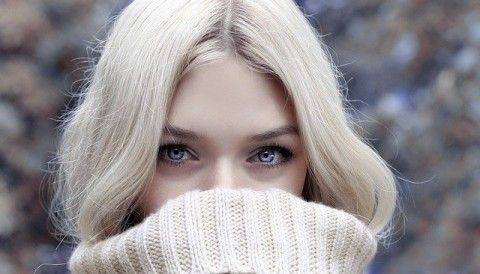 https://pixabay.com/photos/winters-woman-look-blond-1919143/