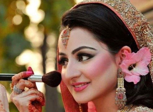 party makeup artist in Pitampura