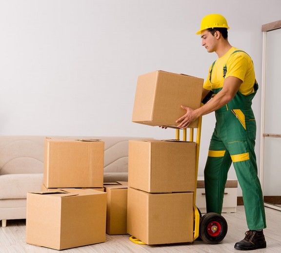 The Move Me storage service in dubai