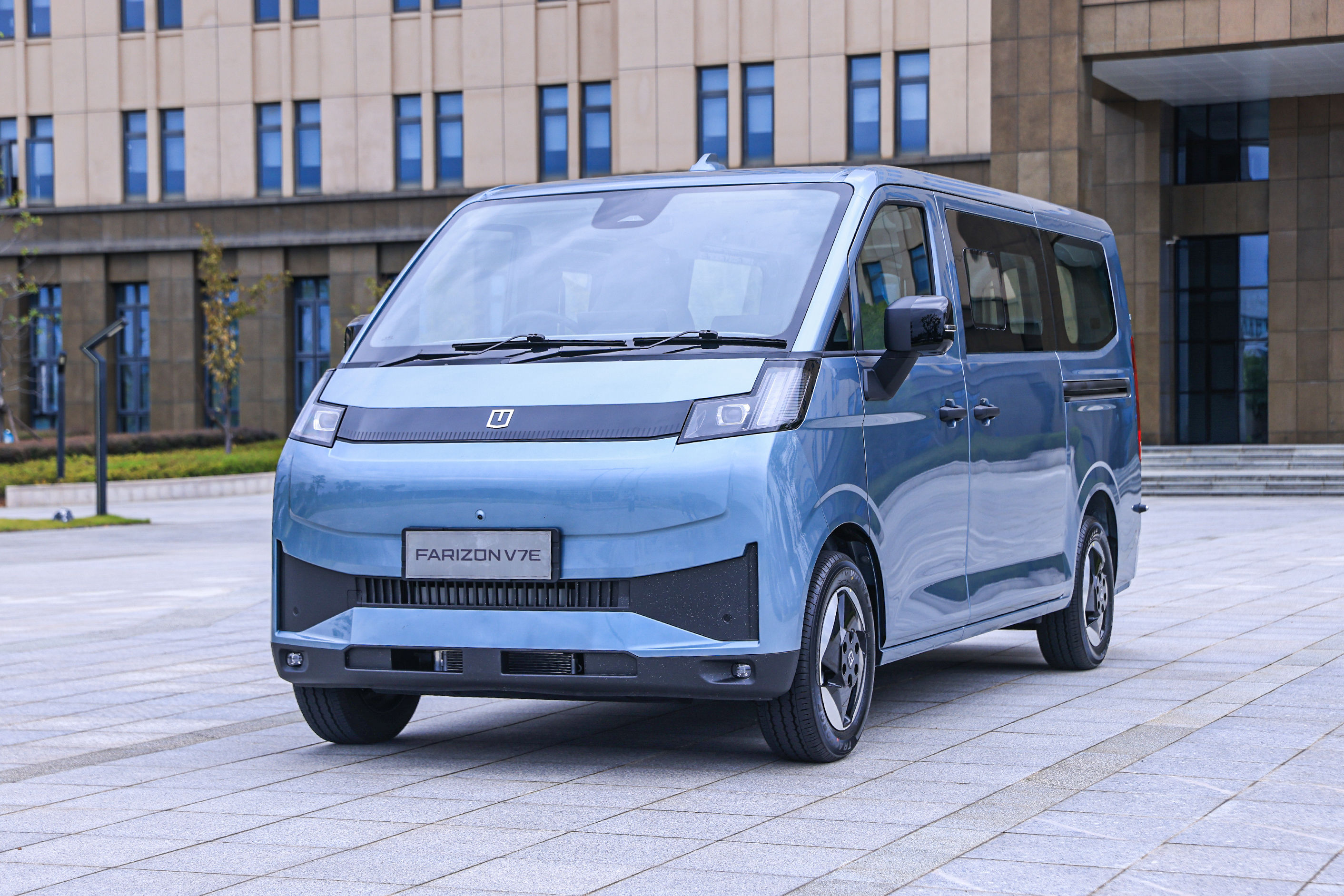 Farizon V7E — compact electric van