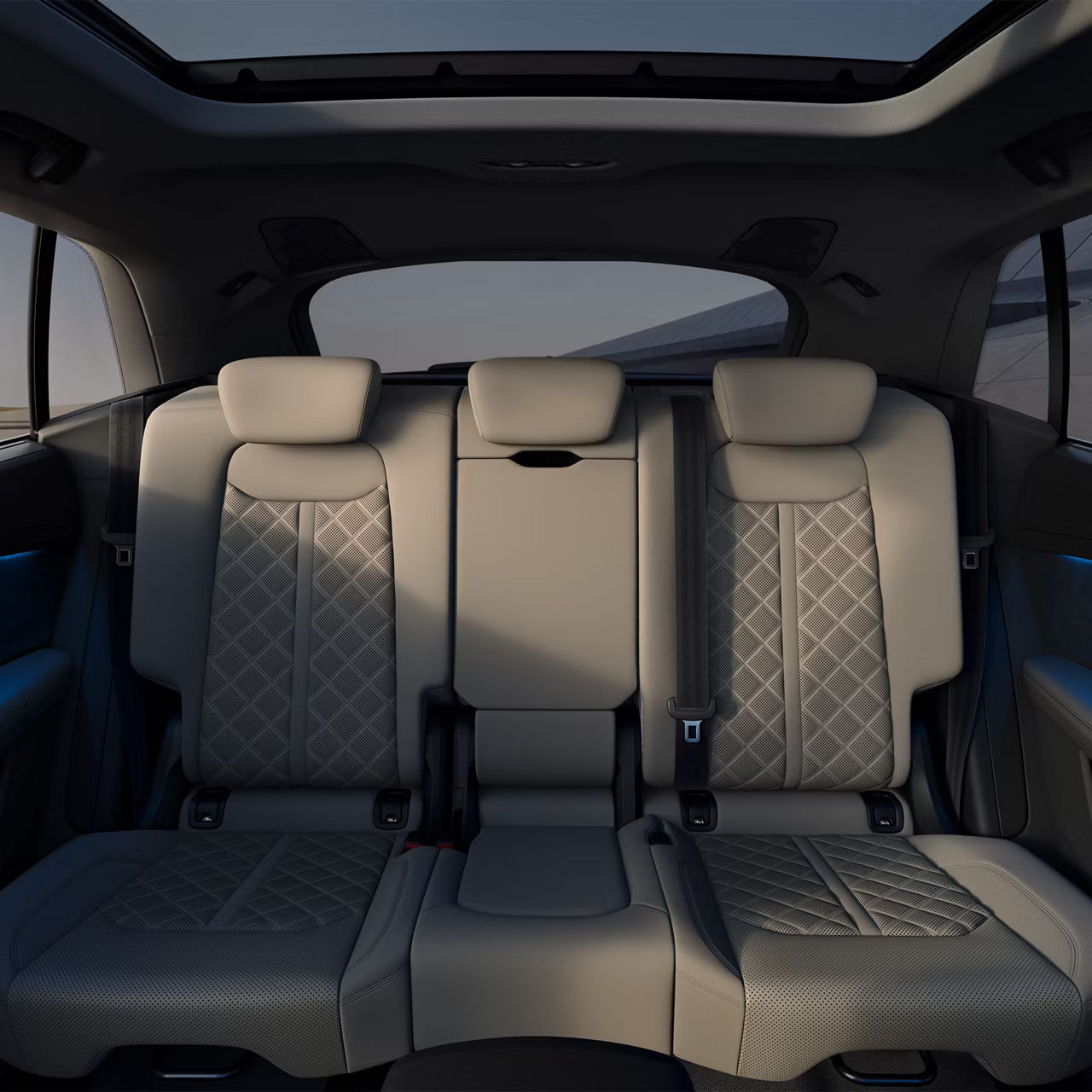 SQ8 interior