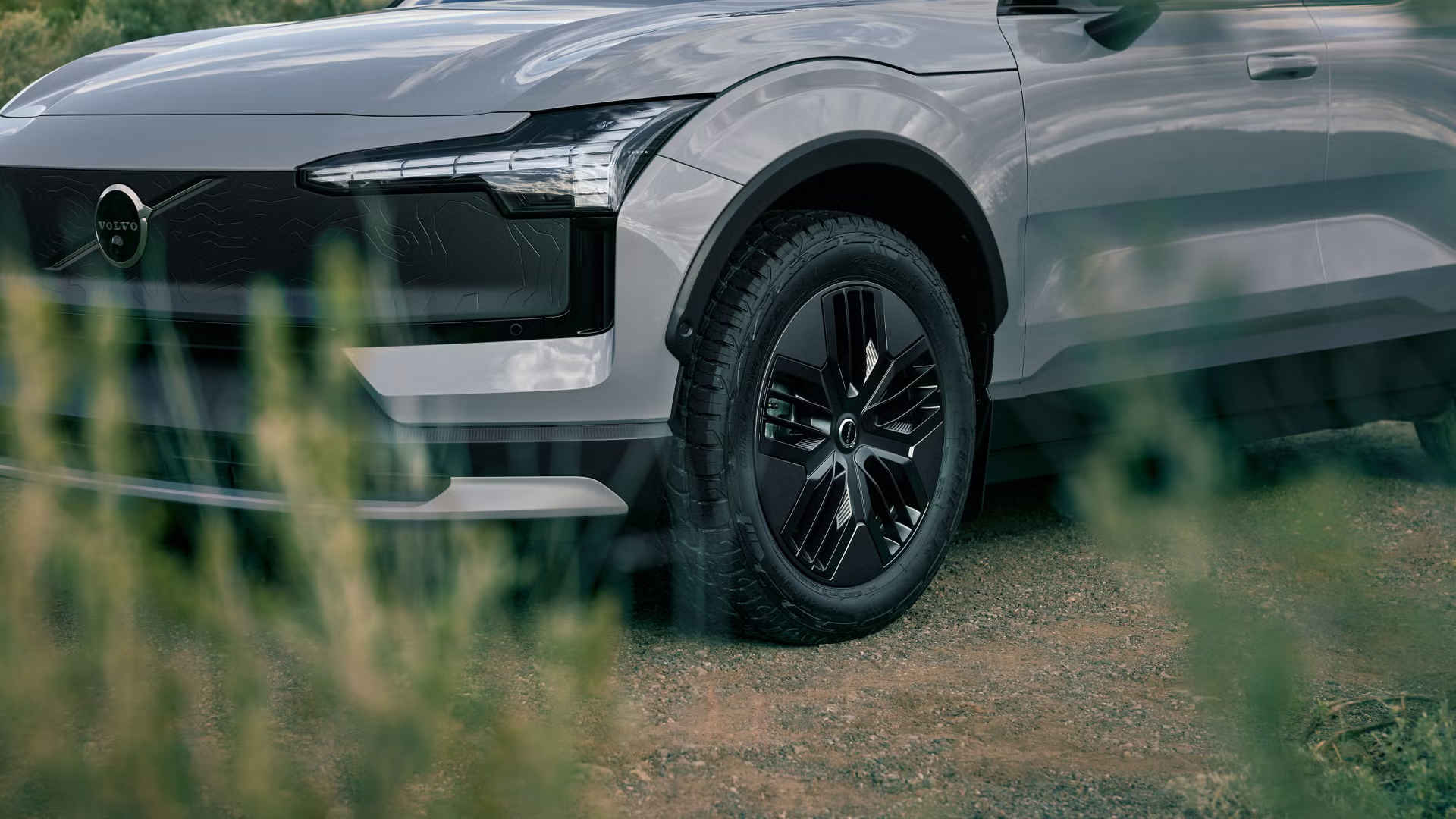 Volvo EX30 beauty shot