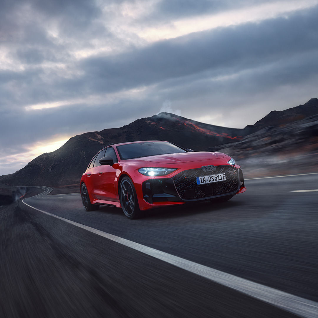 Audi RS 5 Avant performance driving